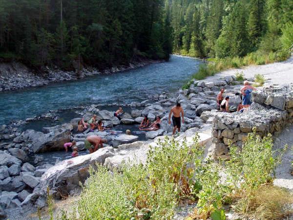 Copperhorn Radium Hot Springs Exterior photo